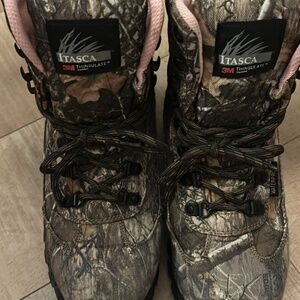 Itasca, Pink Camo, Thinsulated, Water proof, Boots - Size 8, Lace up - Pre owned